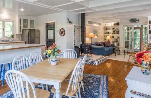 Orleans House | Rock Harbor Retreat: Reserve for Summer 2026! Beautifully decorated & landscaped