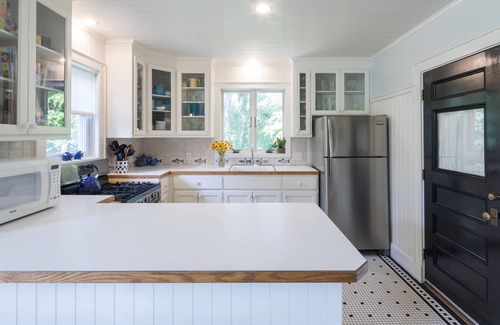 Orleans House | Rock Harbor Retreat: Reserve for Summer 2026! Beautifully decorated & landscaped