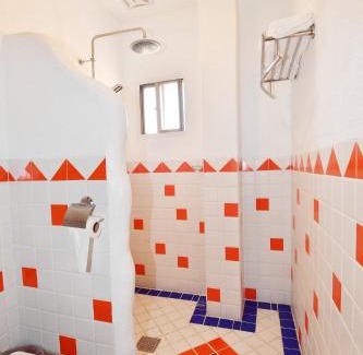 Sail Rock Beach Bed & Breakfast | Rock House