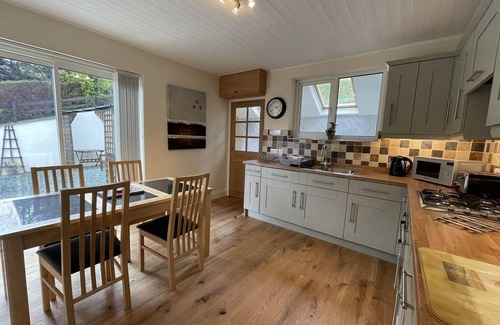 Braithwaite House | Rock Lynn - a bungalow that sleeps 4 guests in 2 bedrooms