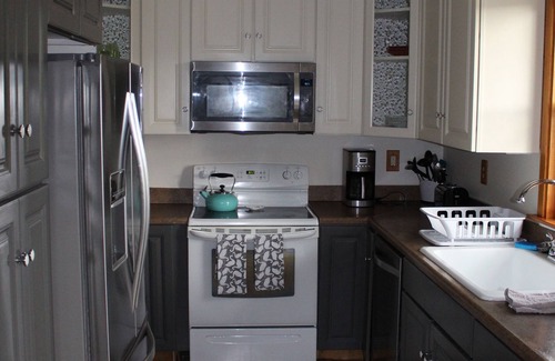 Rock Hall House | Rock N' Reel - near the beach, restaurants, and marinas.