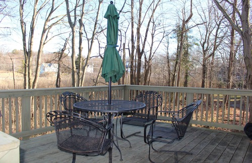 Rock Hall House | Rock N' Reel - near the beach, restaurants, and marinas.