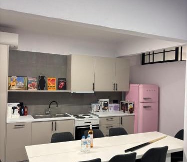Thessaloniki Apartment | Rock n Roll apartment, downtown