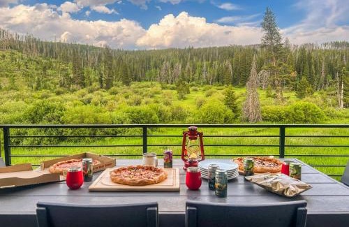 Old Town Ski Chalet | Rock n Stars Chalet townhouse