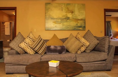 Antoneys Cay Apartment | Rock Point Villas Roatan