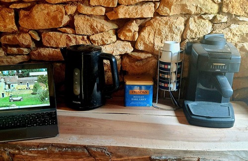 Carsac-Aillac Apartment | Rock shelter, independent single room