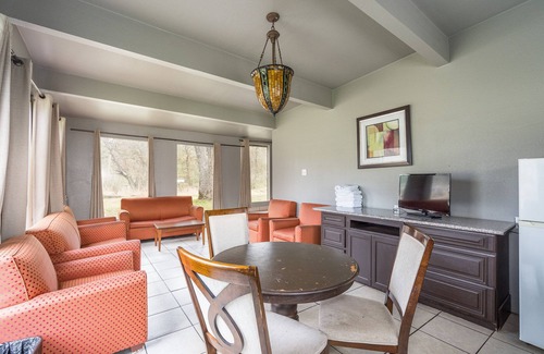 Oakhurst Cabin | Rock View Cabin Property