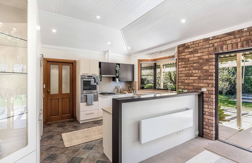 Bellawongarah House | Rockfield Farmers Cottage-Tranquil Garden Stay near Berry and Kangaroo Valley