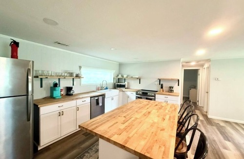 Clarkesville Cottage | Rockford Ranch Retreat w/Stocked Pond Dog Friendly!