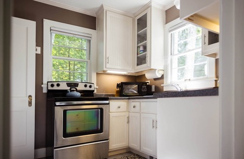Baileys Harbor House | Rockledge Cottage, Cozy Private Cottage situated on a Rock Bluff overlooking Lake Michigan
