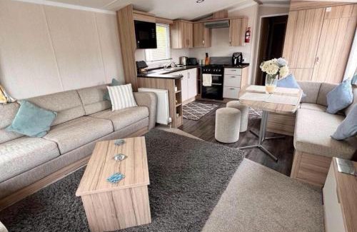 Hamworthy House | Rockley Park in Poole static caravan