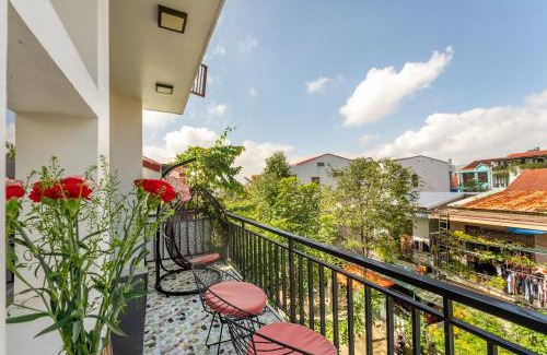 Minh An Hotel | Rockmouse Centre River Villa