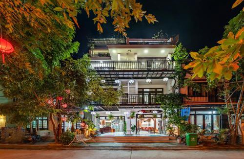 Minh An Hotel | Rockmouse Centre River Villa