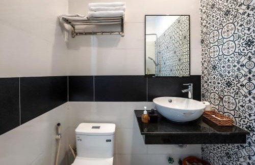 Minh An Hotel | Rockmouse Centre River Villa