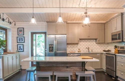 Jasper House | Rockview Getaway on Smith Lake