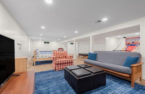 Benton Harbor House | Rocky Gap Getaway