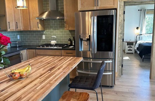 Jefferson Cabin | Rocky Mountain 4 bedroom Cabin with Hot Tub, Incredible Views, and Game Room