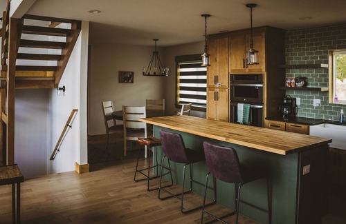 Jefferson Cabin | Rocky Mountain 4 bedroom Cabin with Hot Tub, Incredible Views, and Game Room