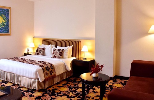 Padang Hotel | Rocky Plaza Hotel Padang