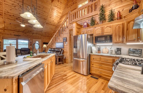 Suches House | Rocky Top - Bunk/Game Room/Hot Tub/Mountain View