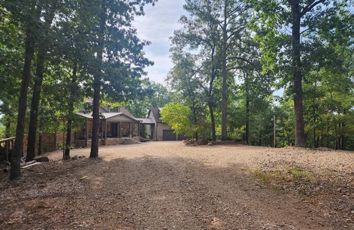 Eureka Springs Apartment | Rocky Top Garage Apartment on Beaver Lake