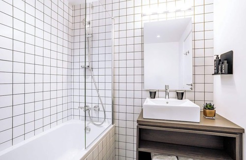 La Castellane Hotel | RockyPop Marseille Appartements