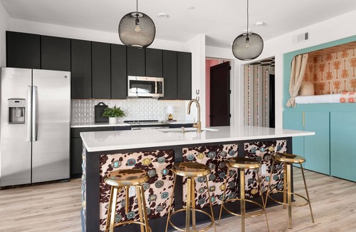 Nashville Apartment | Rodeo Retreat at Neo ~ New Penthouse ~ 1 Mile to Downtown/Broadway ~ 5 Beds ~ Gym ~ Outdoor Space