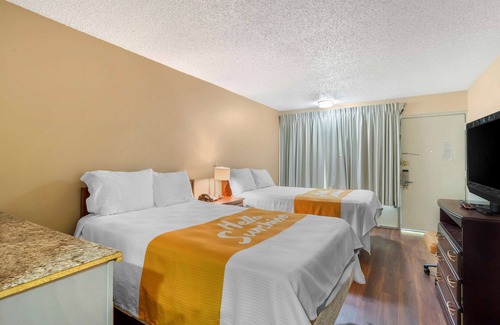 Bermuda Hotel | Rodeway Inn Colonial Heights I-95