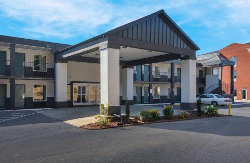 Commerce Hotel | Rodeway Inn Commerce