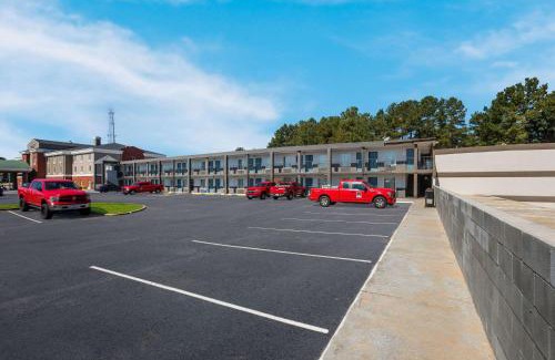 Commerce Hotel | Rodeway Inn Commerce