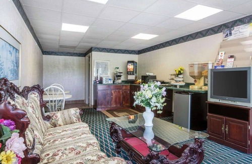 Gadsden Hotel | Rodeway Inn Gadsden 1-59 exit 183