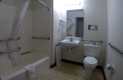 Goddard Hotel | Rodeway Inn Goddard