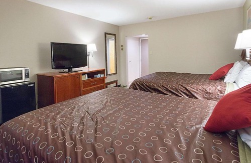 Milford Hotel | Rodeway Inn Milford - I-84