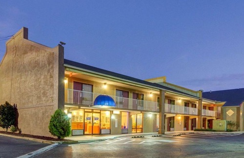 Norcross Hotel | Rodeway Inn Norcross