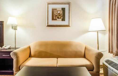 Shippensburg Hotel | Rodeway Inn Shippensburg
