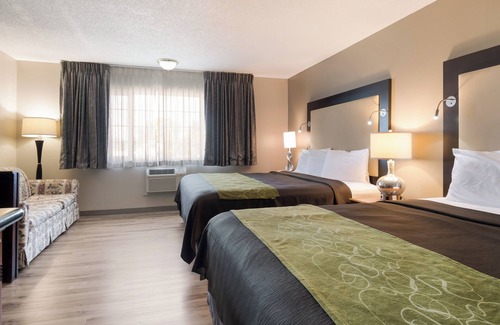 Cedar Hills Hotel | Rodeway Inn & Suites Hwy 217 & 26 W