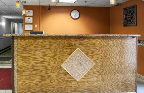 Milwaukee Hotel | Rodeway Inn & Suites Milwaukee Airport