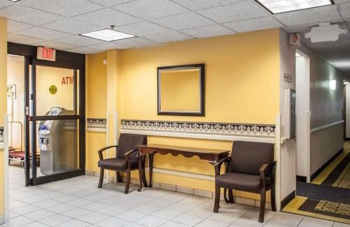 Milwaukee Hotel | Rodeway Inn & Suites Milwaukee Airport