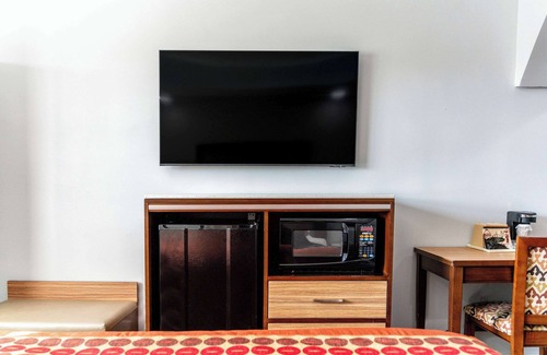 Lamanda Park Hotel | Rodeway Inn & Suites Pasadena