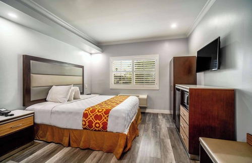 Lamanda Park Hotel | Rodeway Inn & Suites Pasadena