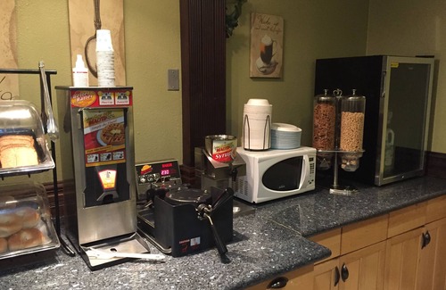 Smyrna Hotel | Rodeway Inn & Suites Smyrna
