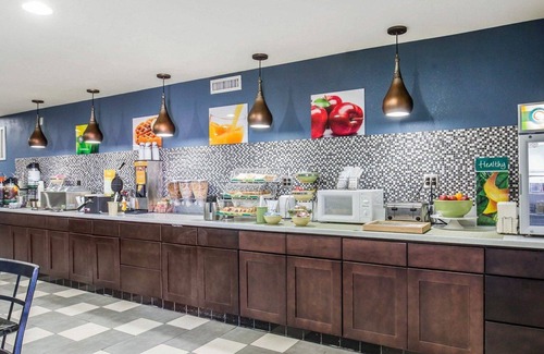 Needles Hotel | Rodeway Inn & Suites