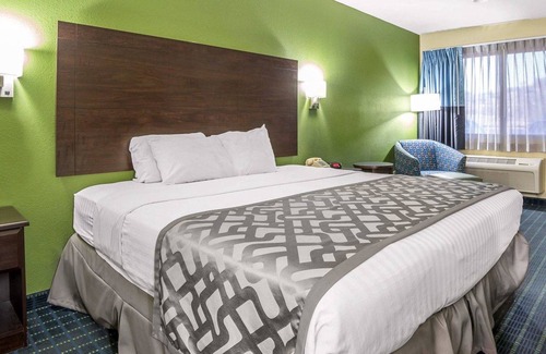 Needles Hotel | Rodeway Inn & Suites