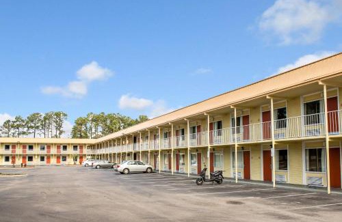 Wilmington Hotel | Rodeway Inn & Suites Wilmington North