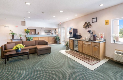 Urbana Hotel | Rodeway Inn Urbana Champaign University Area