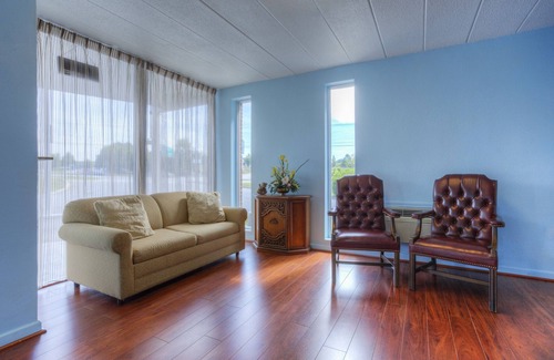 Northlake Hotel | Rodeway Inn