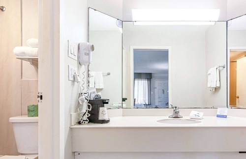 Huntsville Hotel | Rodeway Inn
