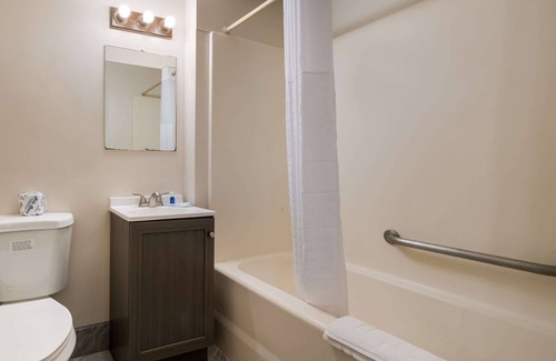 La Crosse Hotel | Rodeway Inn