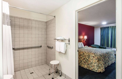 LaGrange Hotel | Rodeway Inn