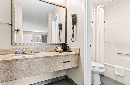 Lexington Hotel | Rodeway Inn